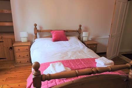 Guest bedroom